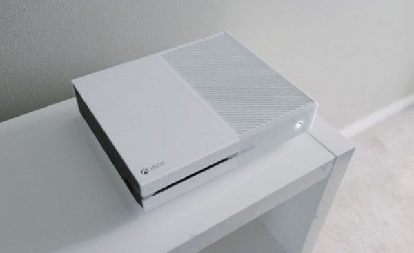 Компания Microsoft выпустит белый Xbox One