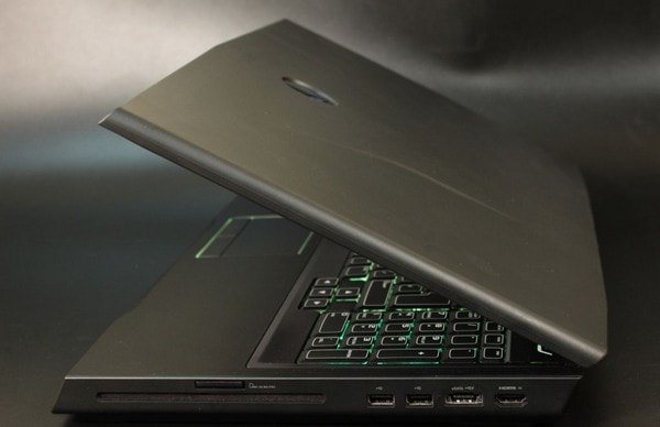   Dell Alienware M17x - 