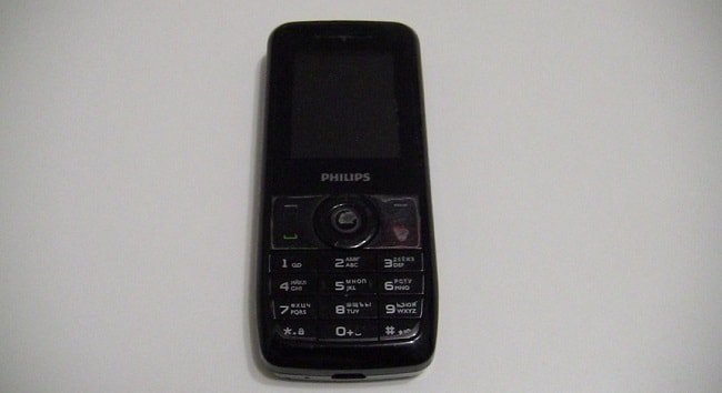 Сотовый телефон Philips Xenium X100
