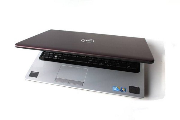 Сенсорный ноутбук Dell Studio 1747 с 17-дюймовым дисплеем