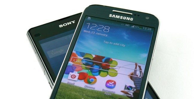   Samsung Galaxy S4  Sony Xperia Z1