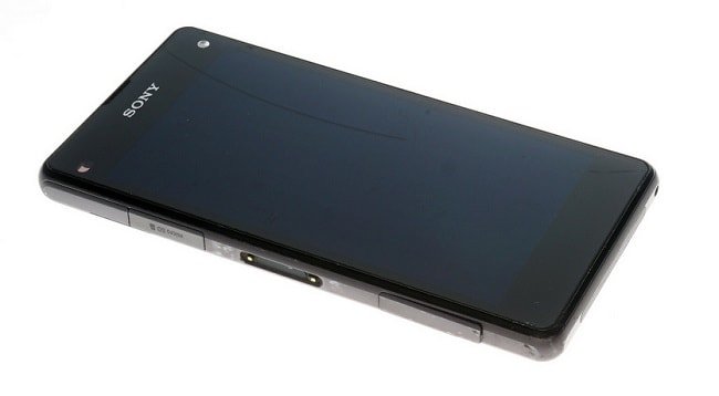 Sony: в продаже Xperia Z1 Compact