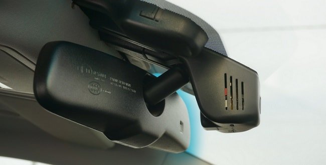 Автомобильный видеорегистратор скрытой установки – стоит ли его использовать?