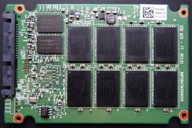 Две кэш-микросхемы DDR3 NANYA NT5CB128M16BP-CG