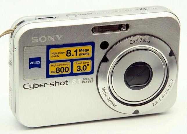 Миниатюрный фотоаппарат Sony DSC N1 с сенсорным экраном