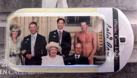 Чехлы для iPhone 5 с голым принцем Гарри пользуются спросом