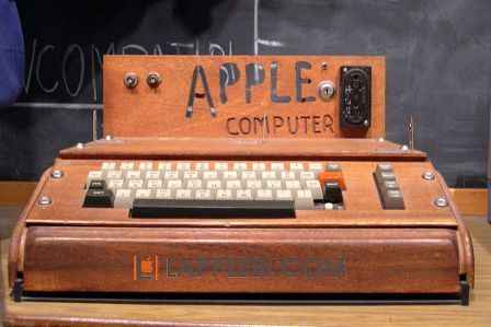 Apple продала компьютер 1976 года на аукционе за 400 000 евро
